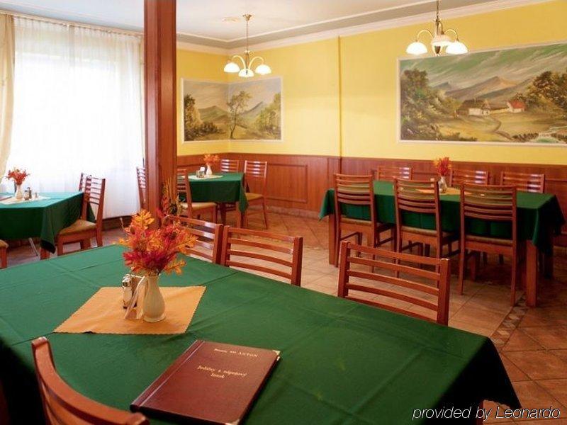 Penzion Anton Teplička nad Váhom Exteriör bild