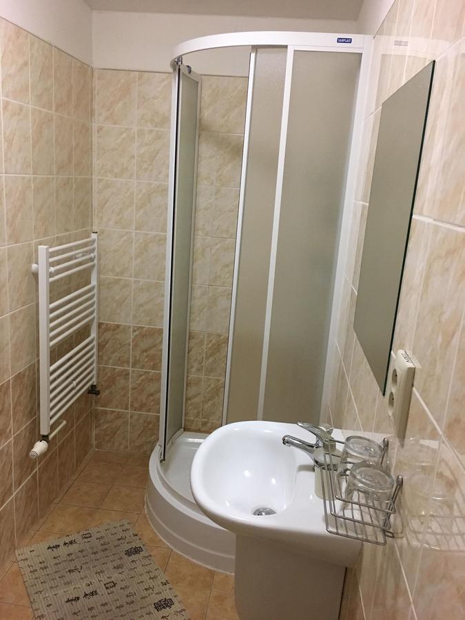 Penzion Anton Teplička nad Váhom Exteriör bild
