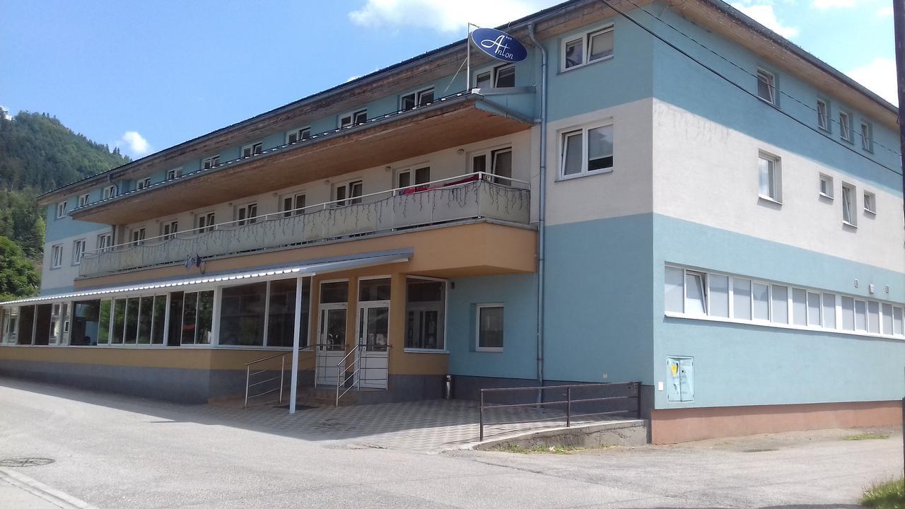 Penzion Anton Teplička nad Váhom Exteriör bild