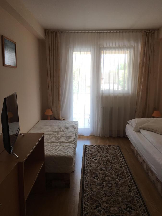Penzion Anton Teplička nad Váhom Exteriör bild